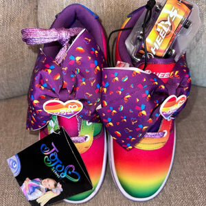 BNIB Youth Size 5 (Women’s Size 6 Nickelodeon JoJo Siwa Heeleys Rainbow Sneakers